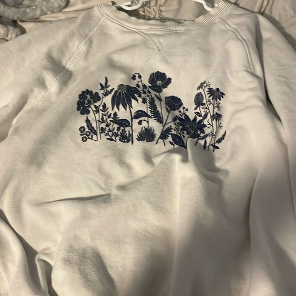 American Eagle white sweater